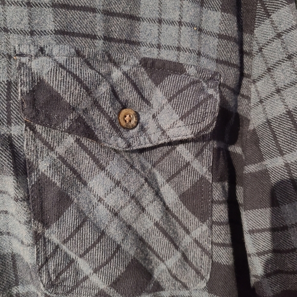 SOLD - Men's Roots plaid cotton button up - Picture 3 of 7